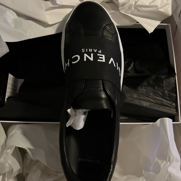 Men’s Givenchy Paris Strap Sneaker